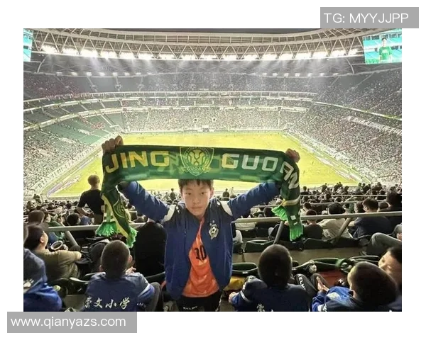 变脸足球的魅力与挑战探索多元文化交融下的足球艺术之旅 变脸足球的魅力与挑战探索多元文化交融下的足球艺术之旅